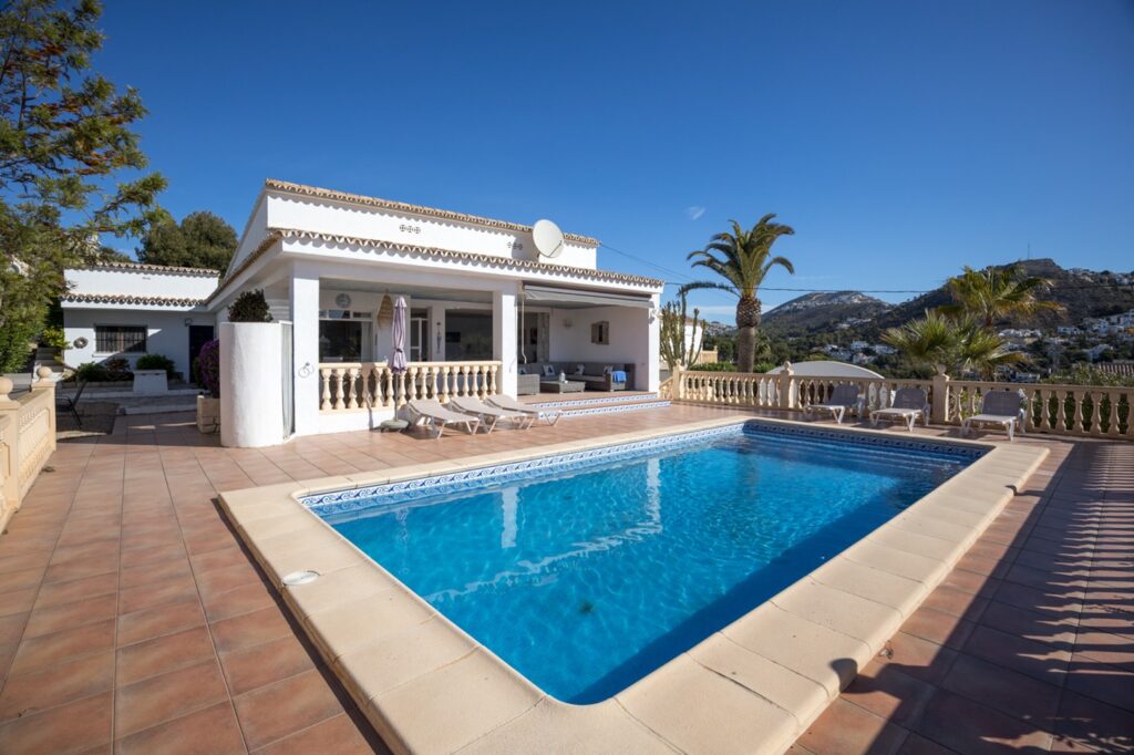 Villa en El Portet con vistas al mar y cerca del mar