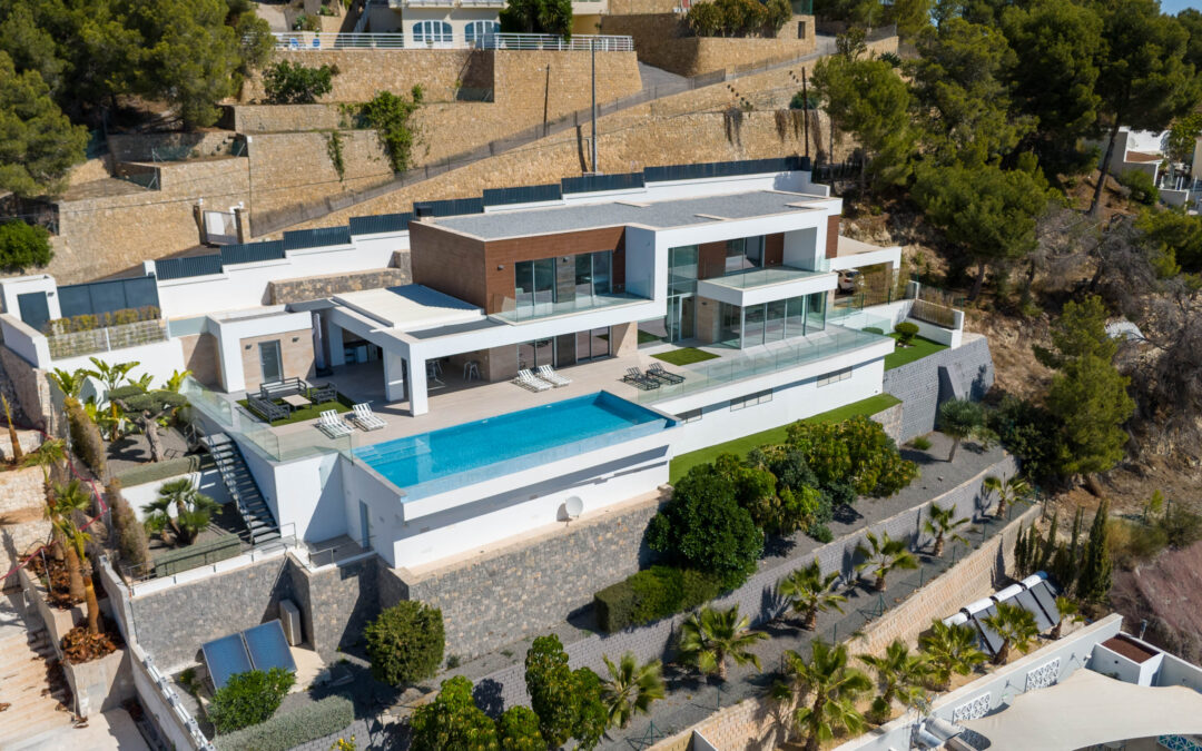 VILLA MODERNA DE LUJO CON VISTAS PANORAMICAS AL MAR