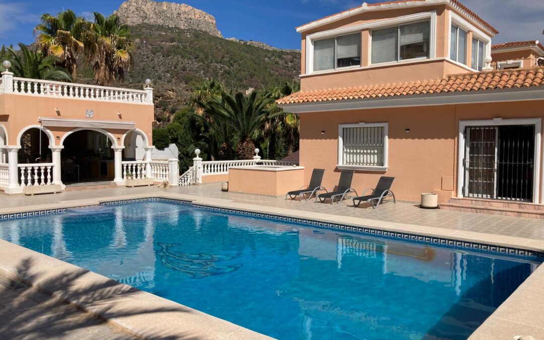 Villa de Lujo a la venta en Calpe con Vistas al mar